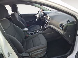 Hyundai IONIQ 1.6 GDI HEV Style DCT  - Foto 23