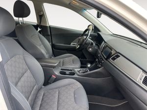 Kia Niro 1.6 GDi Híbrido Enchufable 104kW Drive  - Foto 27