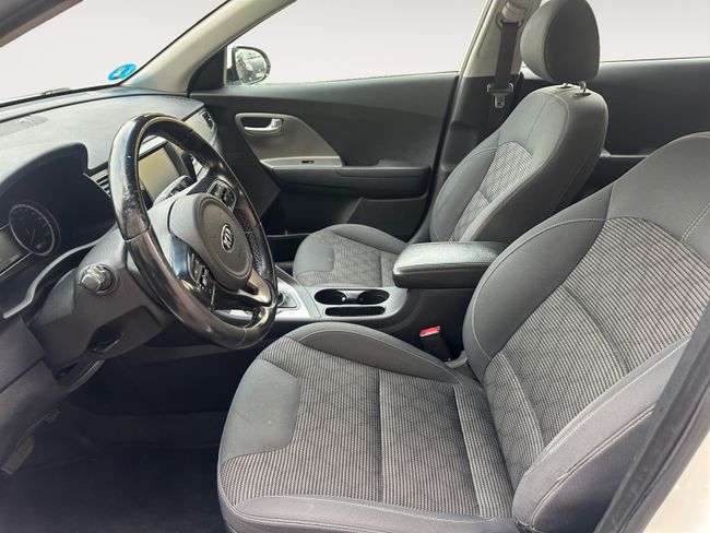 Kia Niro 1.6 GDi Híbrido Enchufable 104kW Drive  - Foto 8