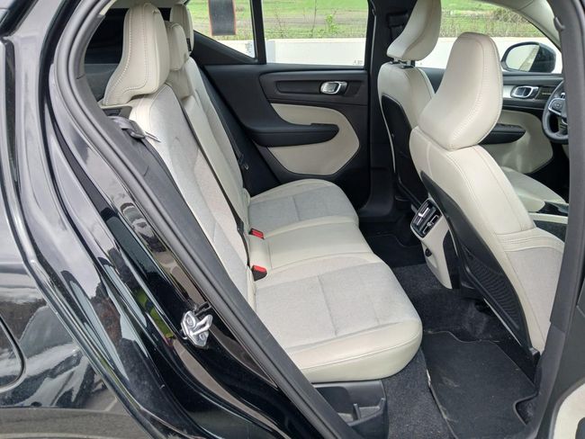 Volvo XC40 1.5 T3 Momentum Auto  - Foto 9