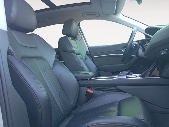 Audi e-tron Black Line edition 55 quattro  - Foto 12
