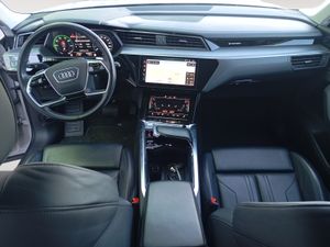 Audi e-tron Black Line edition 55 quattro  - Foto 15