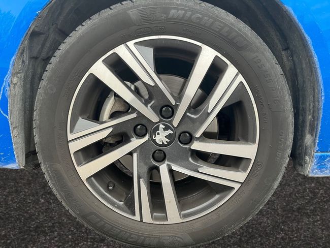 Peugeot 208 Allure Puretech 100  - Foto 15