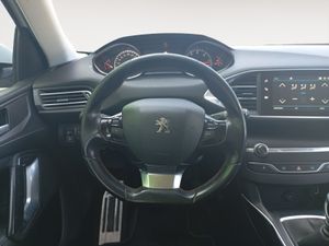 Peugeot 308 5p Tech Edition 1.5 BlueHDi 96KW (130CV)  - Foto 17