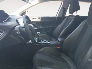 Peugeot 308 5p Tech Edition 1.5 BlueHDi 96KW (130CV)  - Foto 13