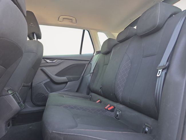 Skoda Kamiq 1.0 TSI 81kW (110CV) DSG Ambition  - Foto 11