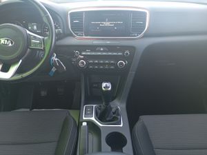 Kia Sportage 1.6 MHEV Black Edition 100kW (136CV) 4x2  - Foto 21