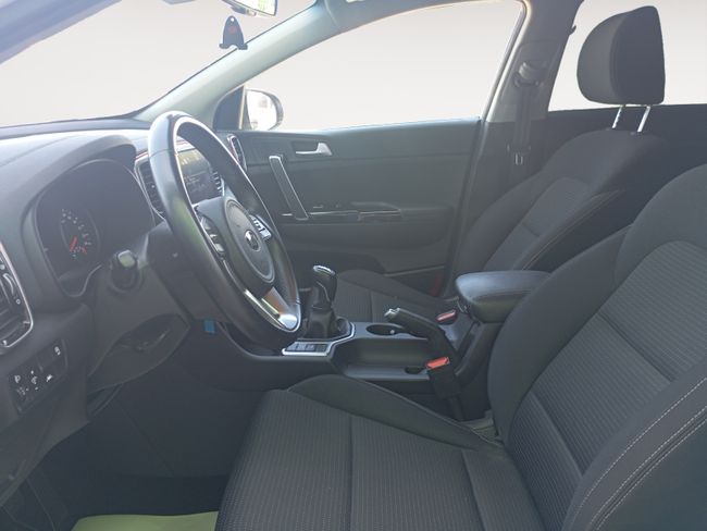 Kia Sportage 1.6 MHEV Black Edition 100kW (136CV) 4x2  - Foto 8