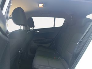 Kia Sportage 1.6 MHEV Black Edition 100kW (136CV) 4x2  - Foto 19