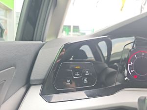 Volkswagen Golf Life 2.0 TDI 85kW (115CV)  - Foto 35