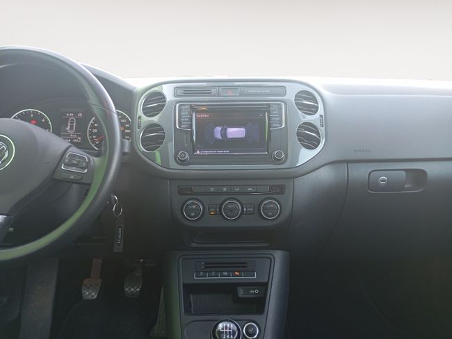 Volkswagen Tiguan T1 2.0 TDI 110CV BMT 4x2  - Foto 10
