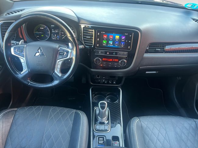Mitsubishi Outlander 2.4 PHEV Kaiteki Auto 4WD MY19.5  - Foto 9