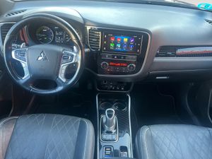 Mitsubishi Outlander 2.4 PHEV Kaiteki Auto 4WD MY19.5  - Foto 15