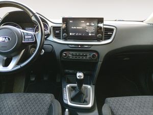 Kia Ceed 1.6 MHEV iMT 100kW (136CV) Drive  - Foto 15