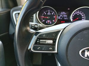 Kia Ceed 1.6 MHEV iMT 100kW (136CV) Drive  - Foto 29
