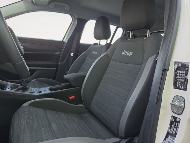 Jeep Avenger 1.2 G 74kW (100CV) Longitude  - Foto 8