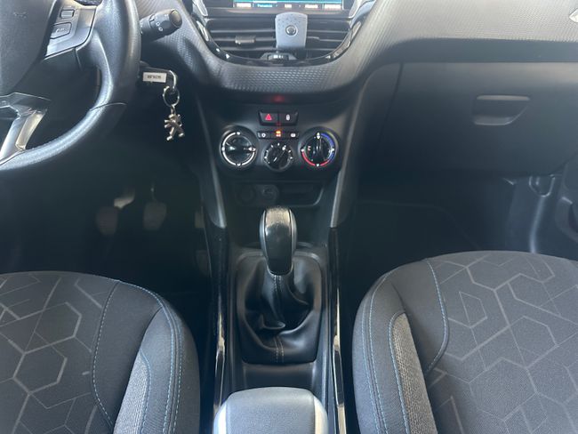 Peugeot 2008 Active BlueHDI 100 S&S BVM6  - Foto 12