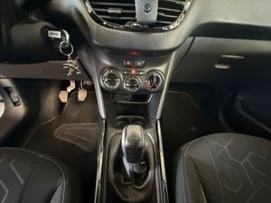 Peugeot 2008 Active BlueHDI 100 S&S BVM6  - Foto 21