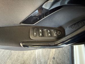 Peugeot 2008 Active BlueHDI 100 S&S BVM6  - Foto 37