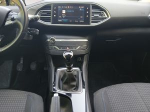 Peugeot 308 5p Style BlueHDi 130 S&S 6 Vel. MAN  - Foto 21