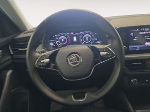 Skoda Kamiq 1.0 TSI 81kW (110CV) DSG Ambition  - Foto 17