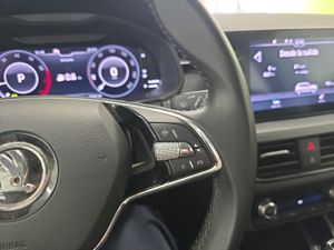 Skoda Kamiq 1.0 TSI 81kW (110CV) DSG Ambition  - Foto 27