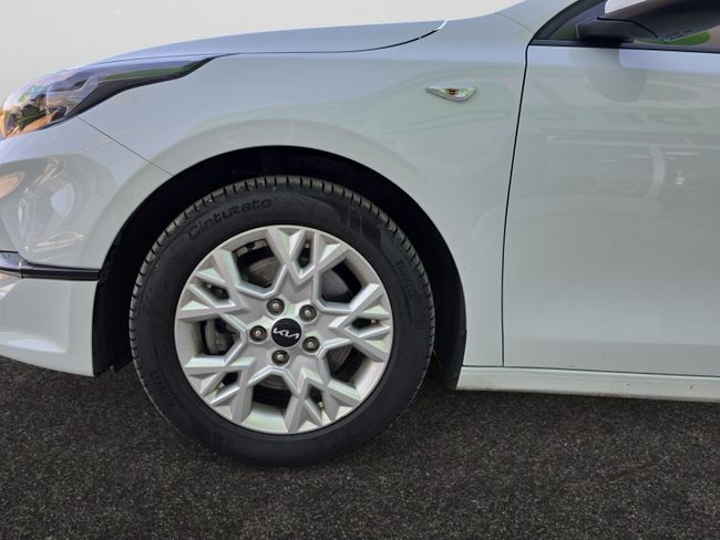 Kia Ceed 1.6 MHEV iMT 100kW (136CV) Concept  - Foto 19
