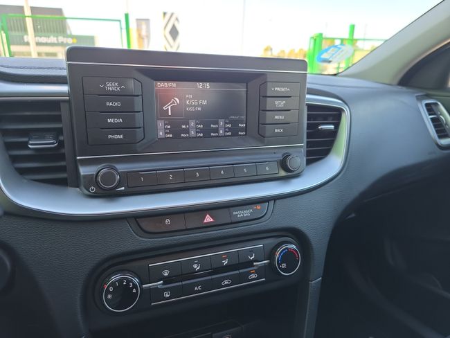 Kia Ceed 1.6 MHEV iMT 100kW (136CV) Concept  - Foto 16
