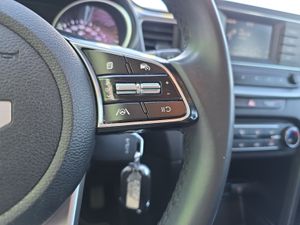 Kia Ceed 1.6 MHEV iMT 100kW (136CV) Concept  - Foto 25