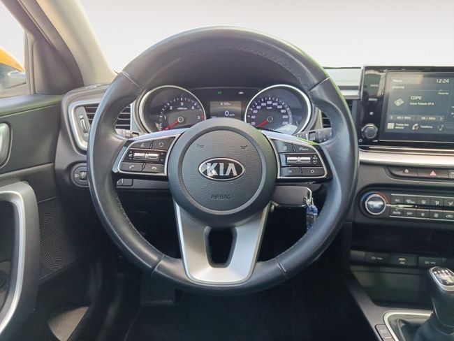 Kia Ceed 1.6 MHEV iMT 100kW (136CV) Concept  - Foto 10
