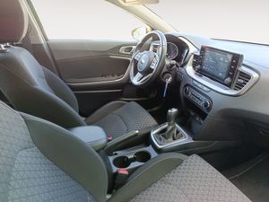 Kia Ceed 1.6 MHEV iMT 100kW (136CV) Concept  - Foto 23