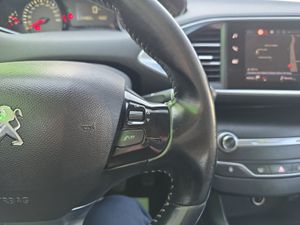 Peugeot 308 5P Active BlueHDi 100 S&S  - Foto 27