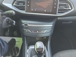Peugeot 308 5P Active BlueHDi 100 S&S  - Foto 35