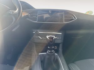 Peugeot 308 5P Allure BlueHDi 100 S&S  - Foto 21