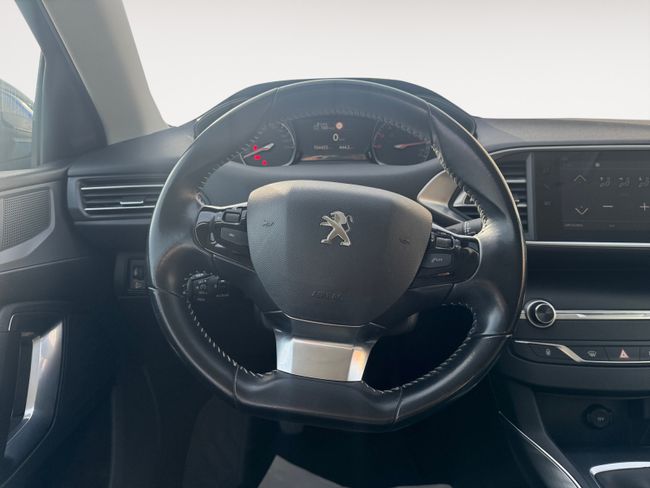 Peugeot 308 5P Allure BlueHDi 100 S&S  - Foto 10
