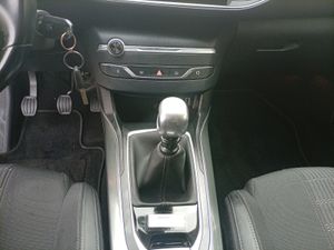 Peugeot 308 5p Allure 1.2 PureTech 81KW (110CV)  - Foto 17