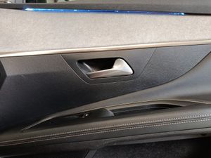 Peugeot 3008 Hybrid 225 e-EAT8 GT Pack  - Foto 33