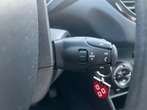 Peugeot 208 5P BUSINESS LINE 1.6 BlueHDi 55KW (75CV)  - Foto 29