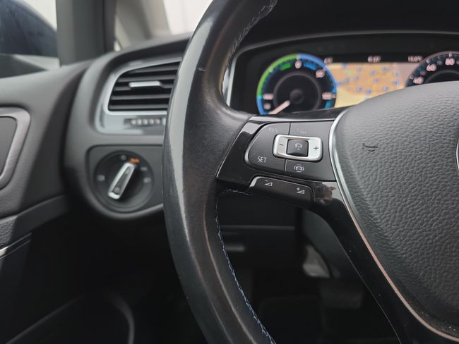 Volkswagen Golf e-Golf ePower 100 kW (136CV)  - Foto 18