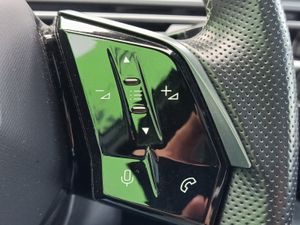 Peugeot e-3008 GT Eléctrico 157kW  - Foto 33
