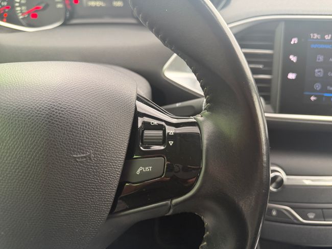 Peugeot 308 SW Access BlueHDI 75KW (100CV)  - Foto 18