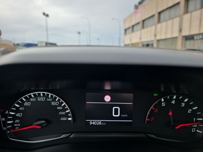 Peugeot 208 Active Puretech 100  - Foto 17