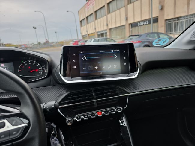 Peugeot 208 Active Puretech 100  - Foto 14