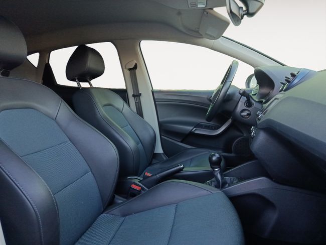 Seat Ibiza 1.4 TDI 90cv Reference Connect  - Foto 12