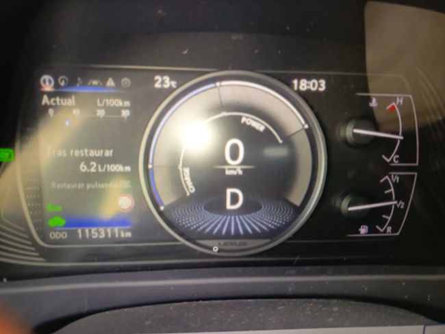 Lexus UX 2.0 250h Business  - Foto 12