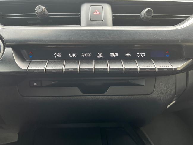 Lexus UX 2.0 250h Business  - Foto 20