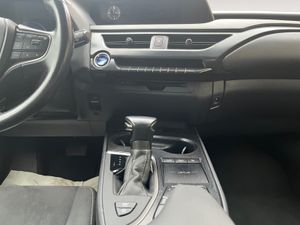 Lexus UX 2.0 250h Business  - Foto 17