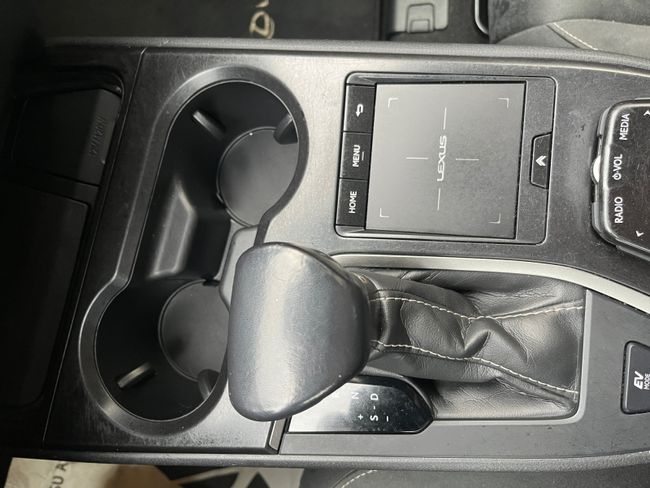 Lexus UX 2.0 250h Business  - Foto 21