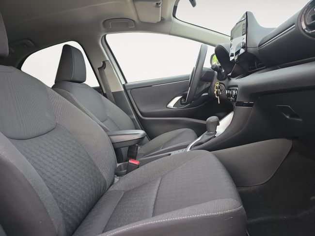 Toyota Yaris 1.5 120H Business Plus  - Foto 13