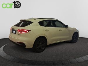 Maserati Levante Diesel 3.0 V6 turbo 202 kW (275 CV)  - Foto 9